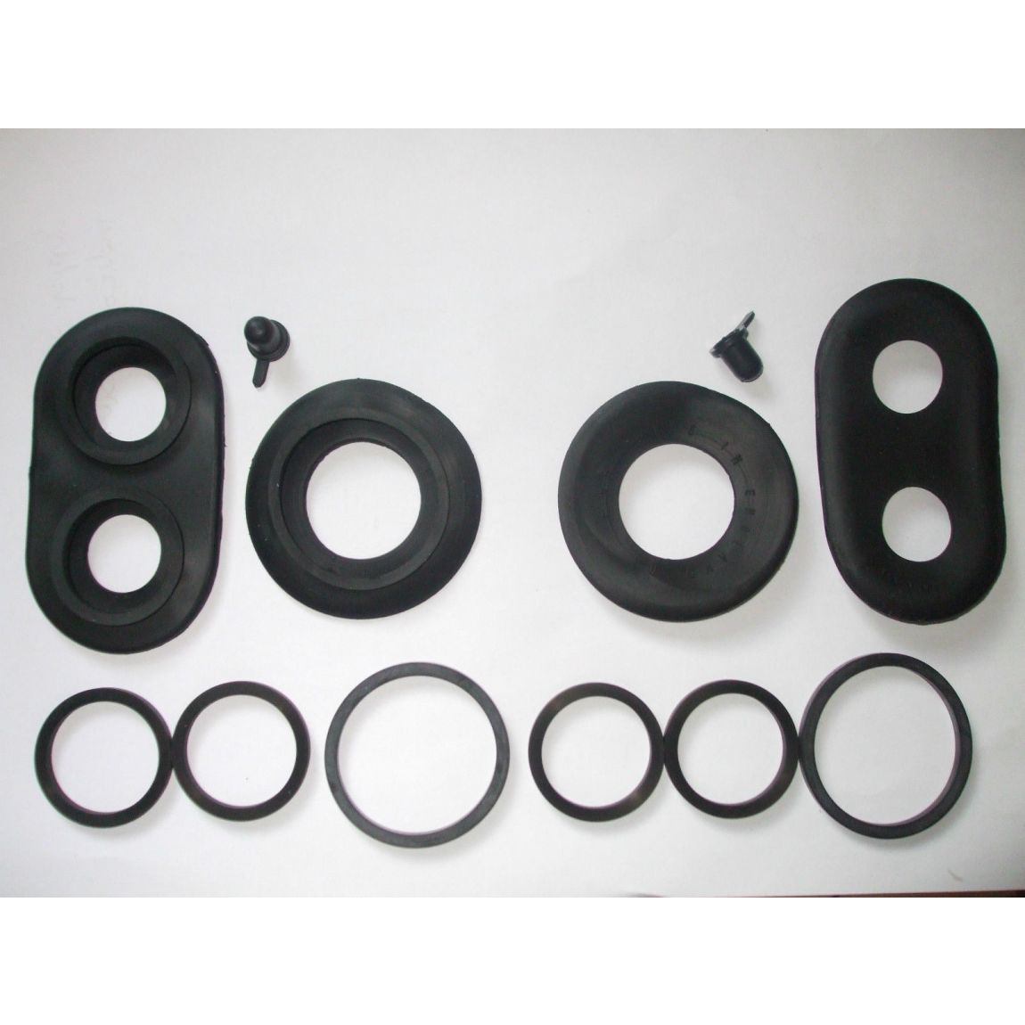REAR BRAKE CALIPER REPAIR SEALS KITS x2 (Alfa Romeo 2600) (** From Aug 63- 68 **) 