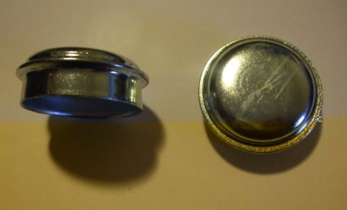 FRONT HUB GREASE CAPS x2 (Riley 1.5 Saloon) (1958- 65) 