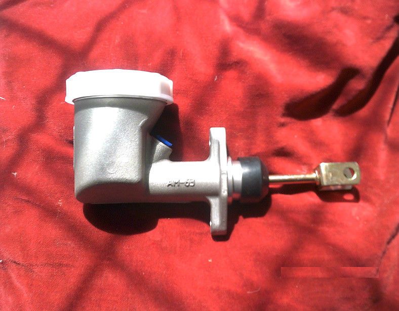 BRAKE MASTER CYLINDER (Triumph TR4) (Late 0.7 ") (From Feb 62- 65)  