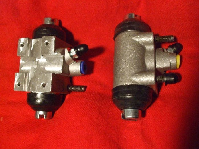 REAR BRAKE WHEEL CYLINDERS x2 (Jensen Interceptor) (1950- 55)