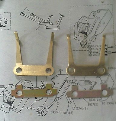 REAR HANDBRAKE PAD FITTING FORKS SPRINGS (Jaguar XJ6 & XJ12 / Daimler Sovereign) (1968- )  